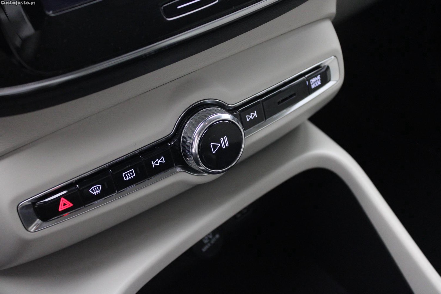 Volvo XC 40 2.0 D3 MOMENTUM PLUS GEARTRONIC (AUTO) — fotografia 20