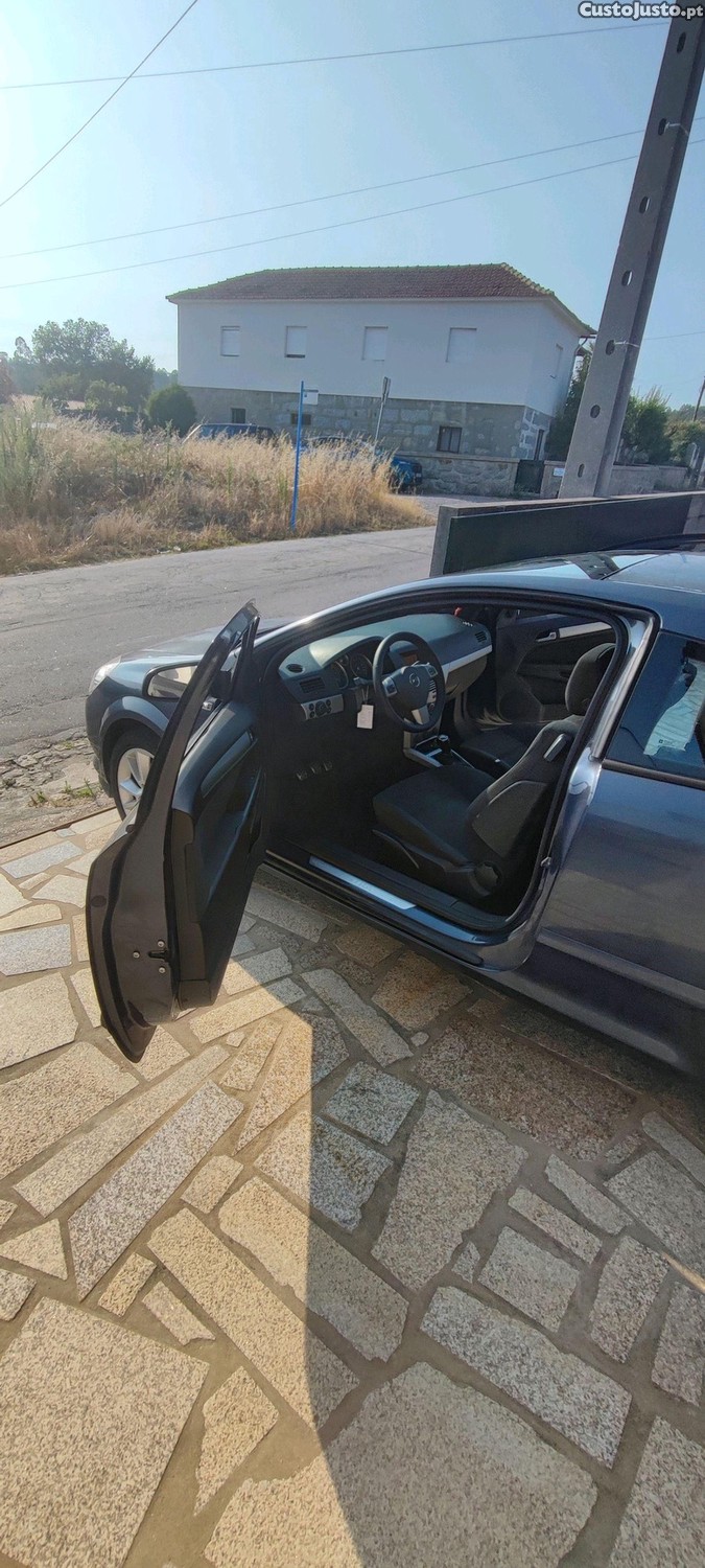 Opel Astra GTC — fotografia 7