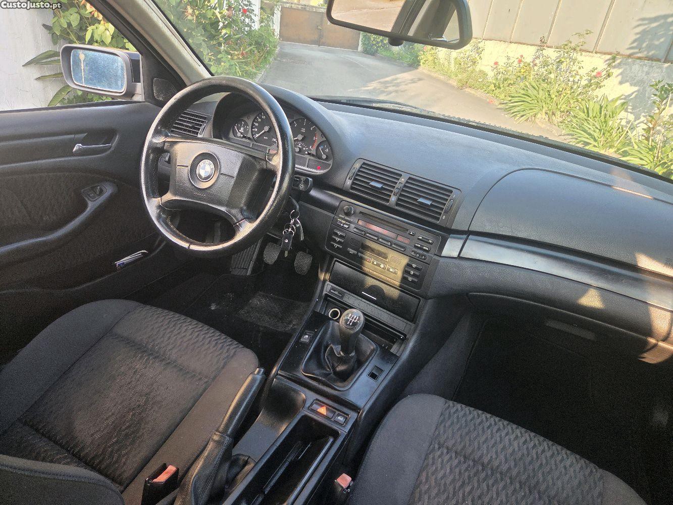 BMW 320 d touring — fotografia 3