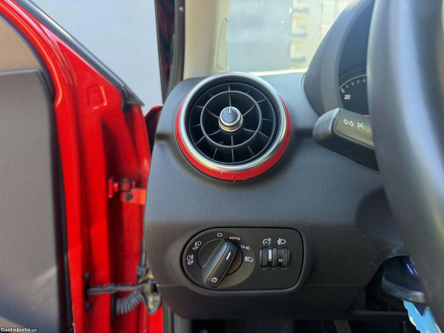 Audi A1 1.6 TDI S-line — fotografia 4