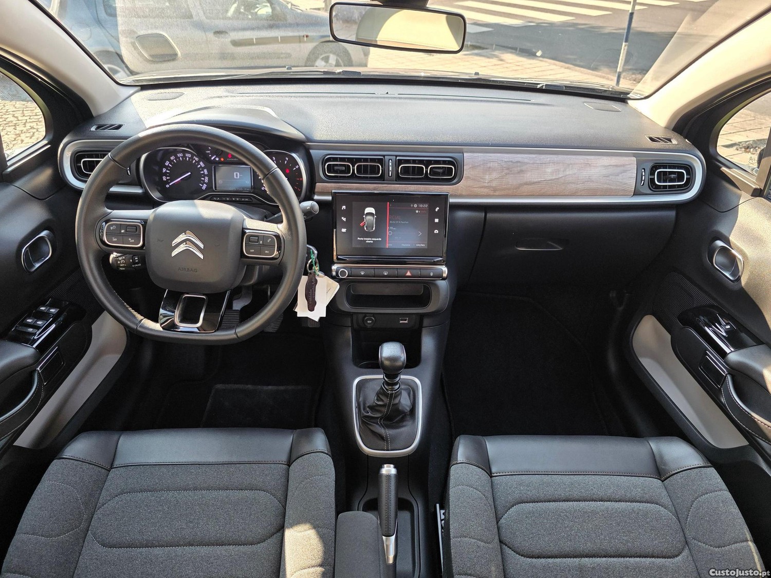 Citroën C3 1.2 PureTech Shine Pack — fotografia 12