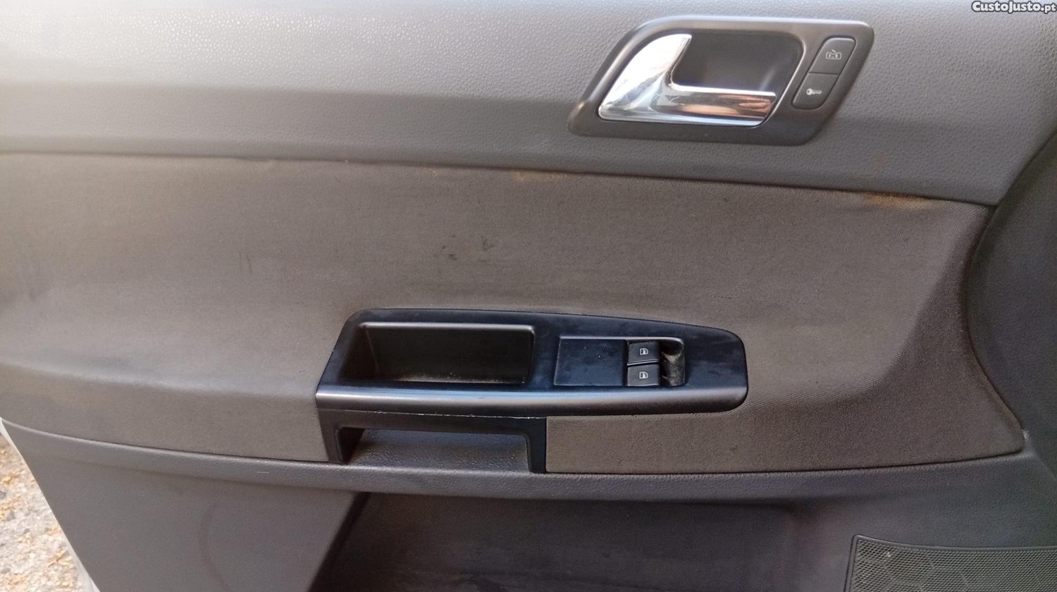Volkswagen Polo 1.2 Live — fotografia 7