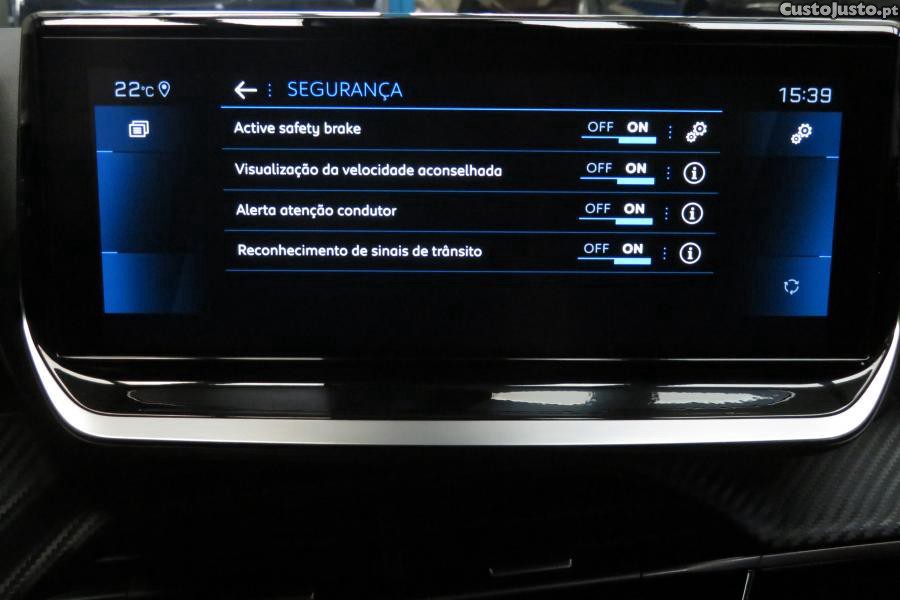 Peugeot 2008 1.2 PureTech Allure — fotografia 13