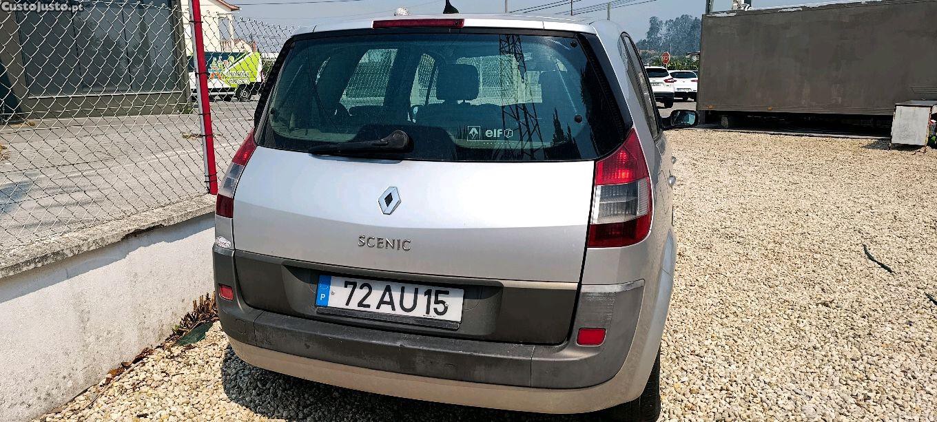Renault Grand Scénic 1.5dci — fotografia 9