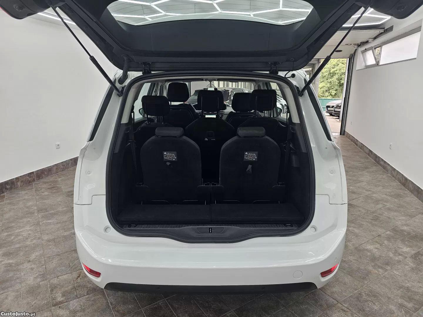Citroën C4 Grand Picasso 2.0 bluehdi shine eat6 — fotografia 10