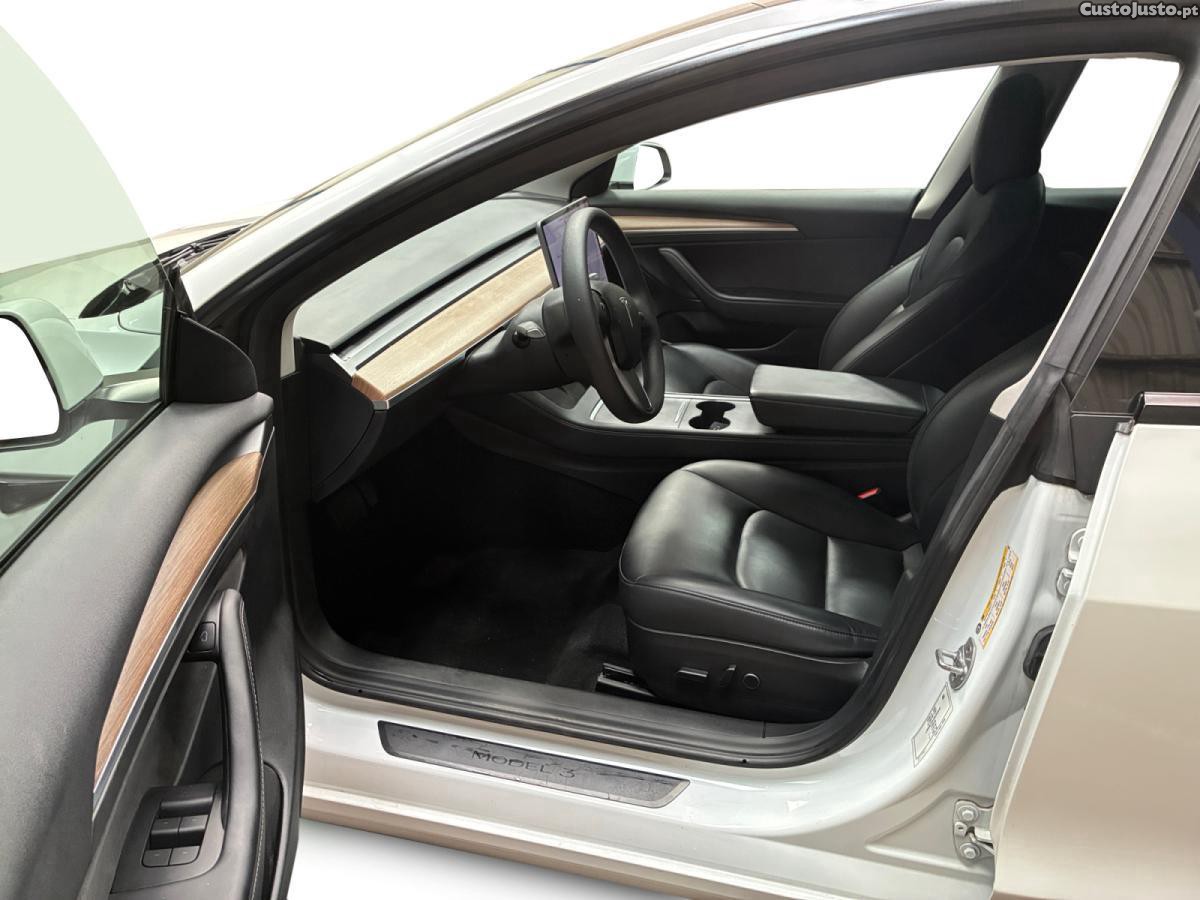 Tesla Model 3 Standard Range Plus RWD — fotografia 10