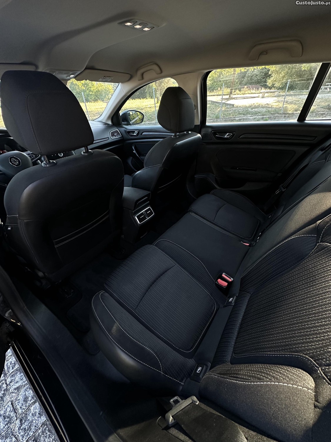 Renault Mégane IV Sport Tourer 1.5 dCi Limited | 2017 — fotografia 6