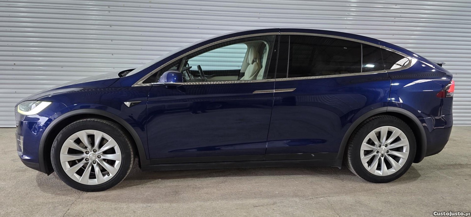 Tesla Model X 100D — fotografia 15