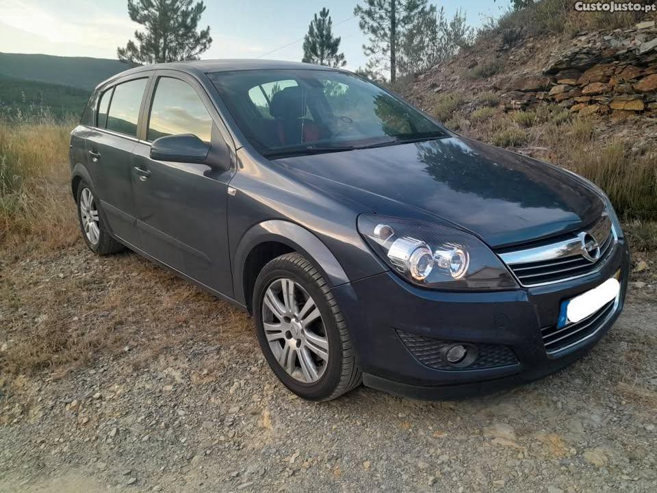 Opel Astra H 1.7CDTI — fotografia 6