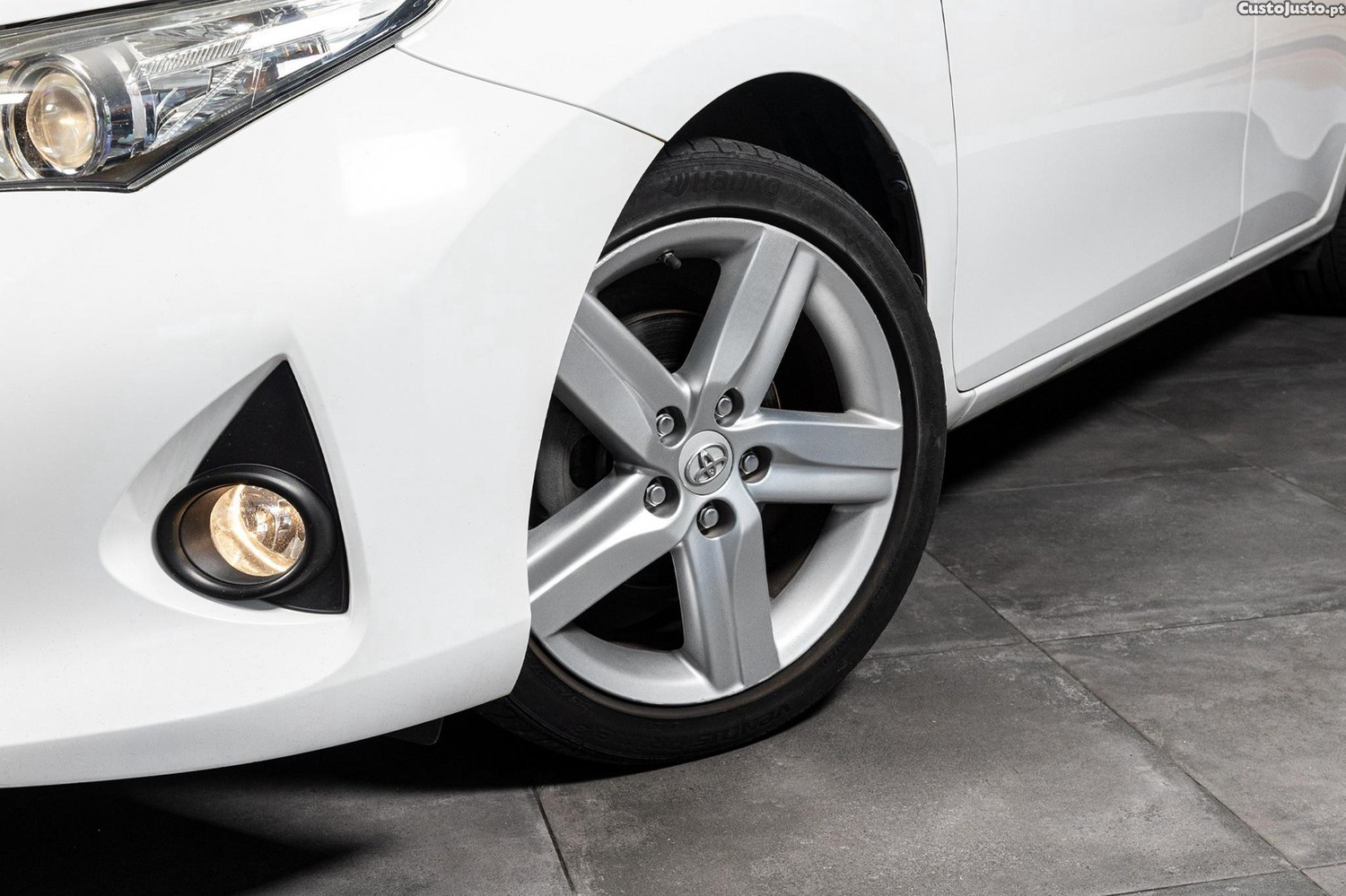 Toyota Auris 1.4 D-4D Comfort+Pack Sport — fotografia 16