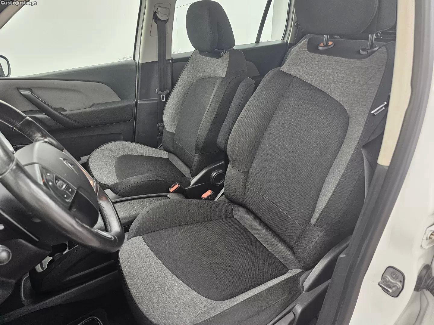 Citroën C4 Grand Picasso 2.0 bluehdi shine eat6 — fotografia 16