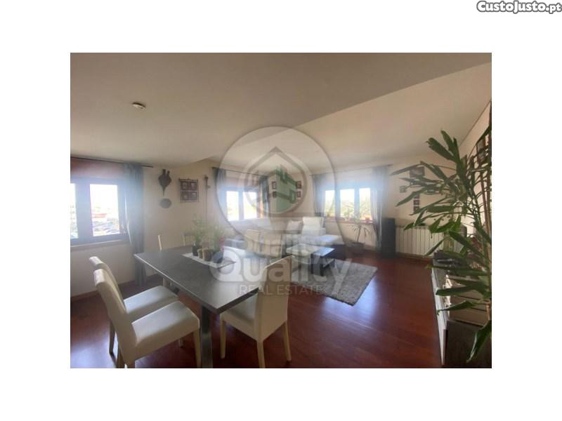 Apartamento T3 Em Charneca De Caparica