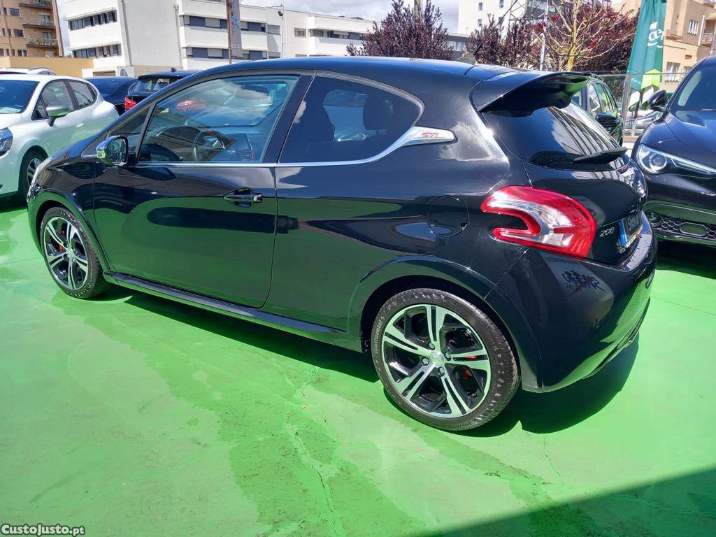 Peugeot 208 1.6 THP GTi — fotografia 13