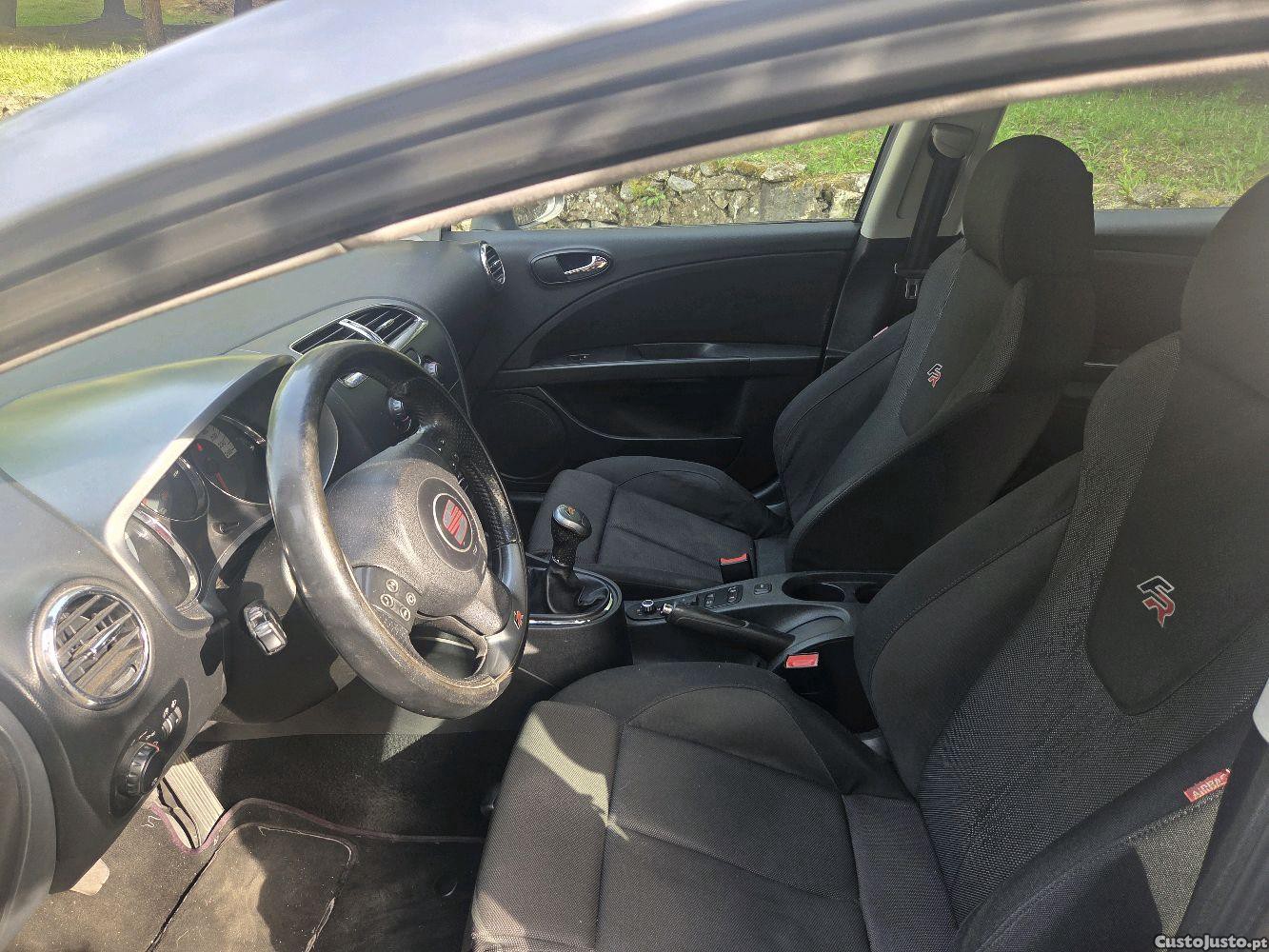 SEAT Leon 1.9 Tdi — fotografia 4