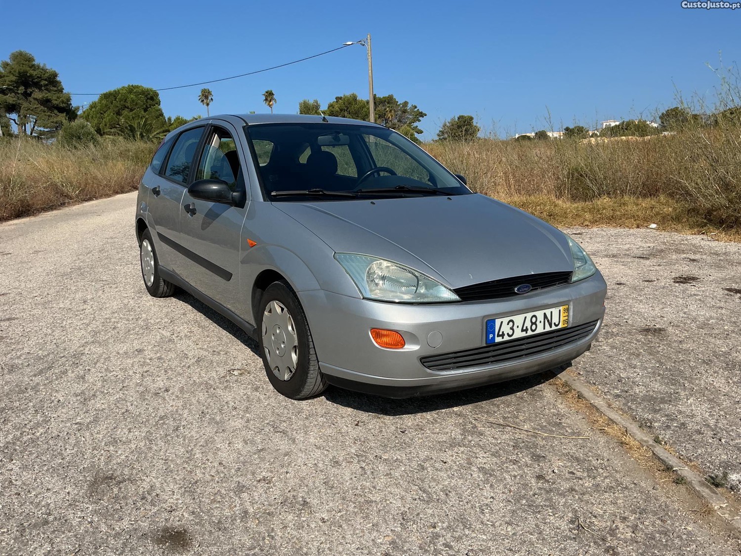 Ford Focus 1.4 Trend — fotografia 11