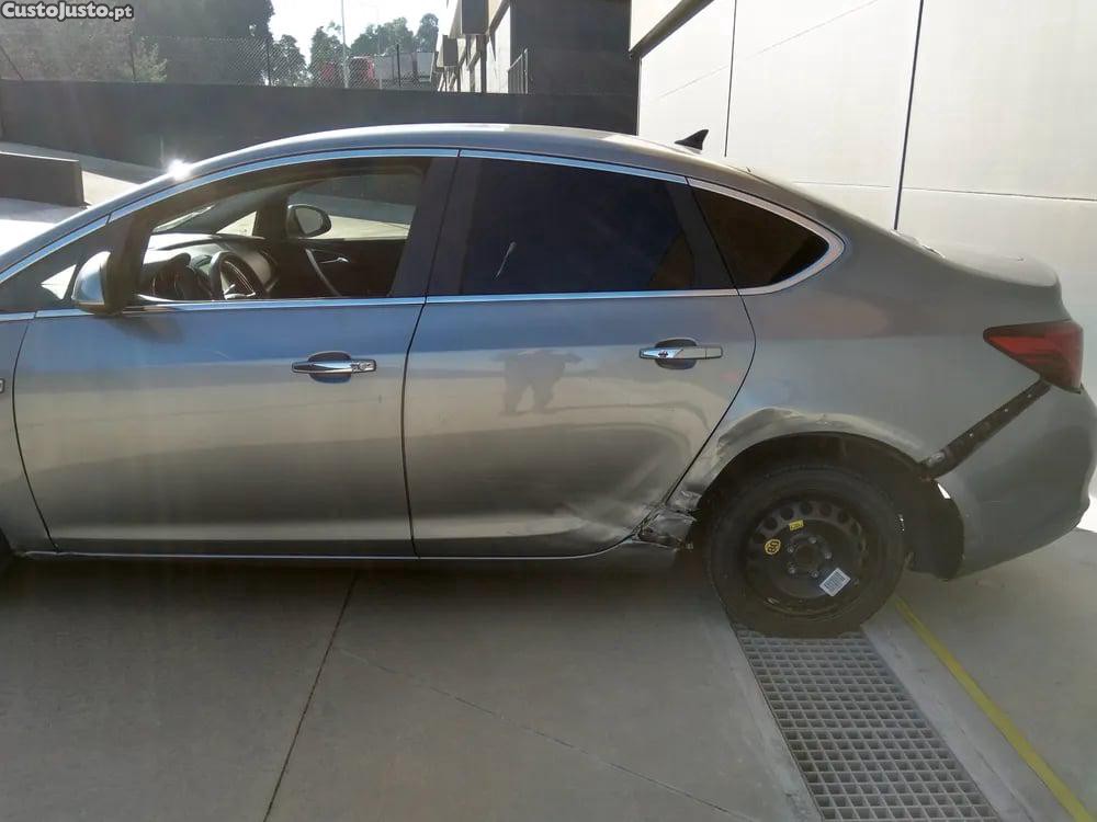 Opel Astra 1.7 CDTI (68) (81 kW / 110 cv) [09.2009 - 10.2015] — photo 3