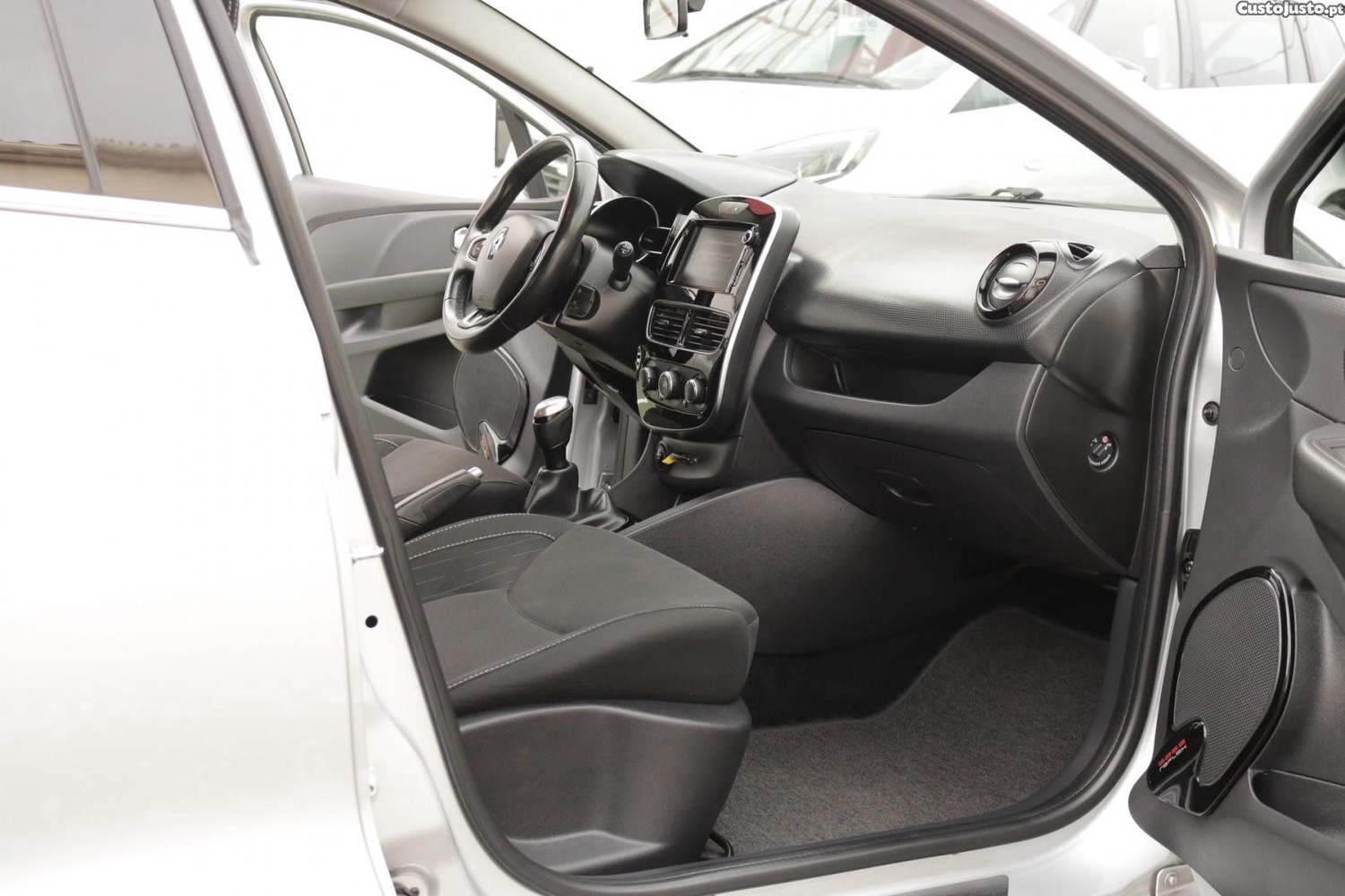 Renault Clio Sport Tourer 1.5 DCI Limited 90cv — fotografia 36
