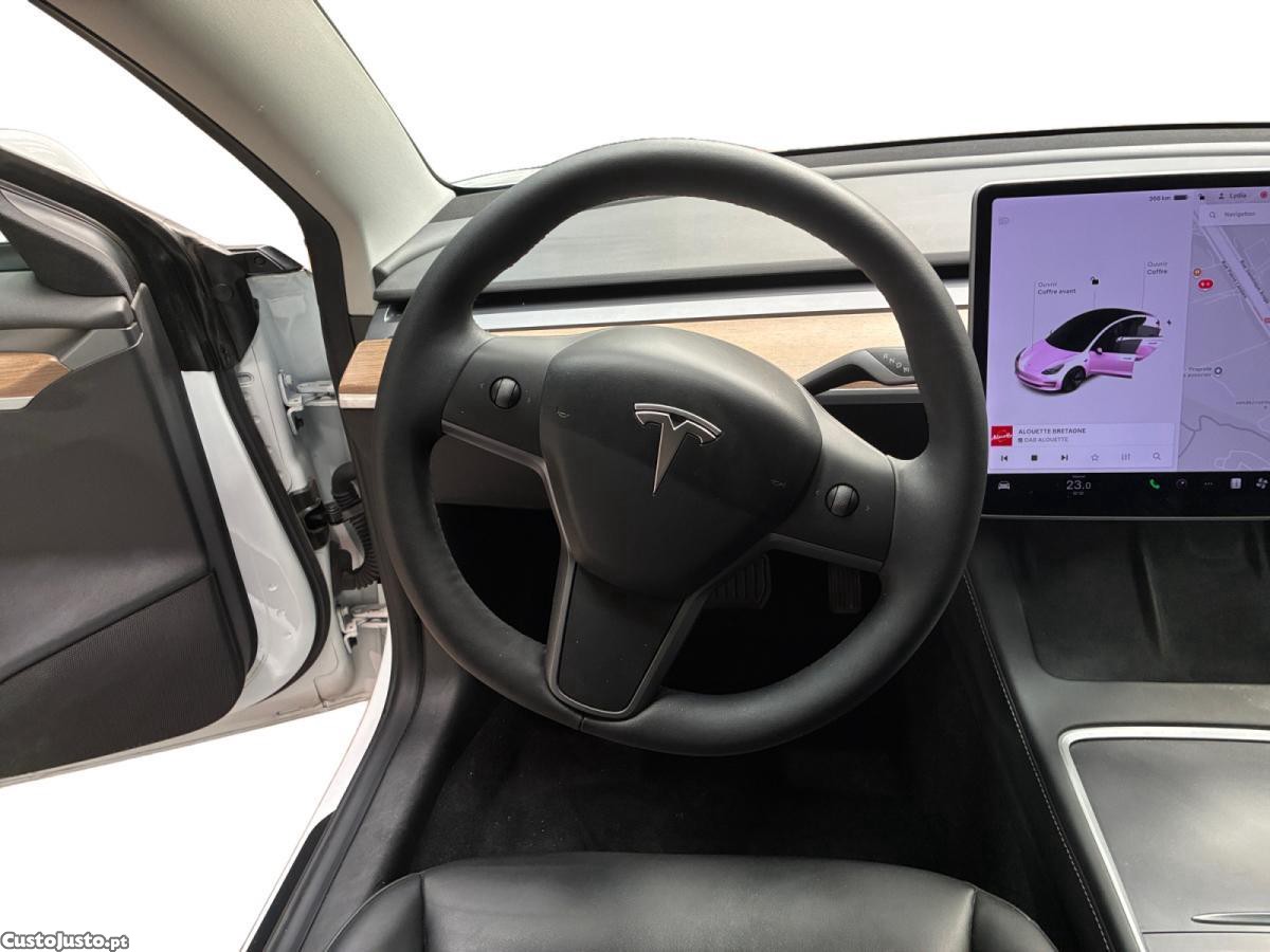 Tesla Model 3 Standard Range Plus RWD — fotografia 8