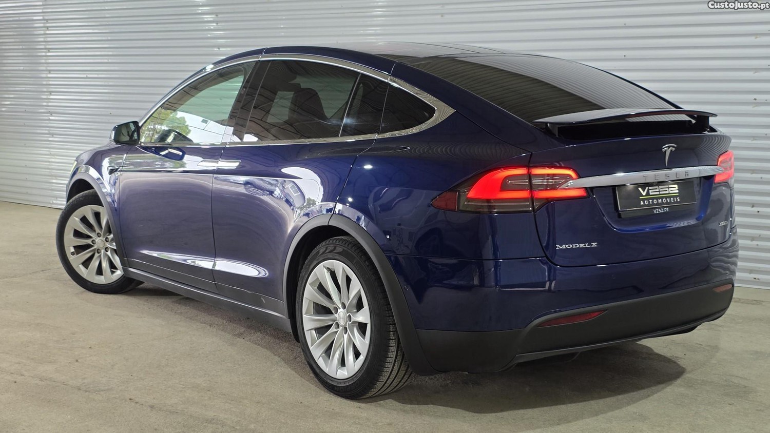 Tesla Model X 100D — fotografia 14