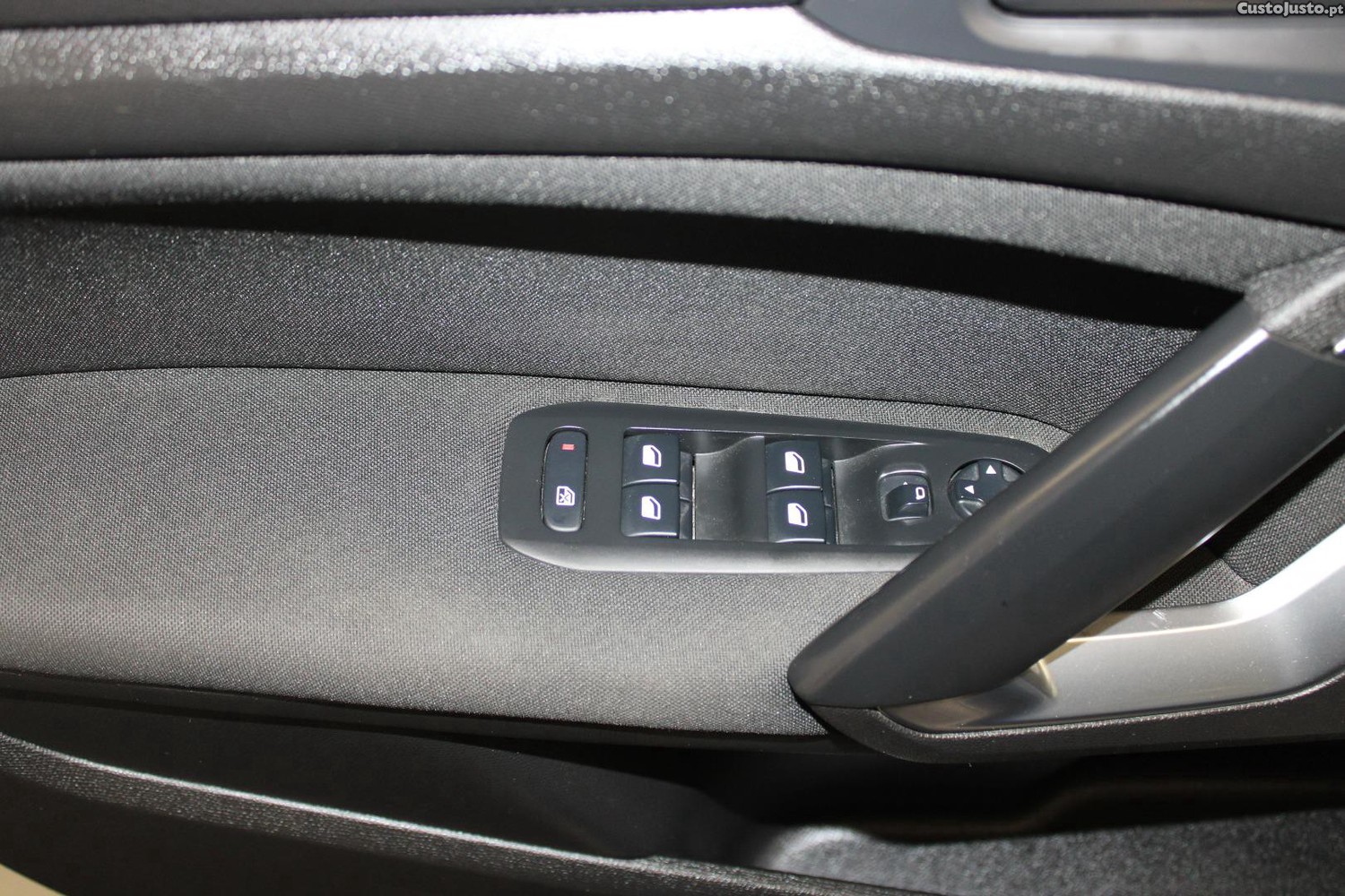 Peugeot 308 1.5 BHDI BUSINESS LINE — fotografia 9