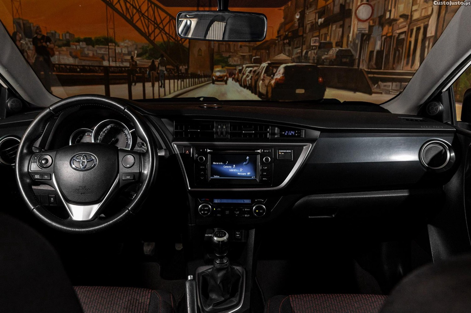Toyota Auris 1.4 D-4D Comfort+Pack Sport — fotografia 13