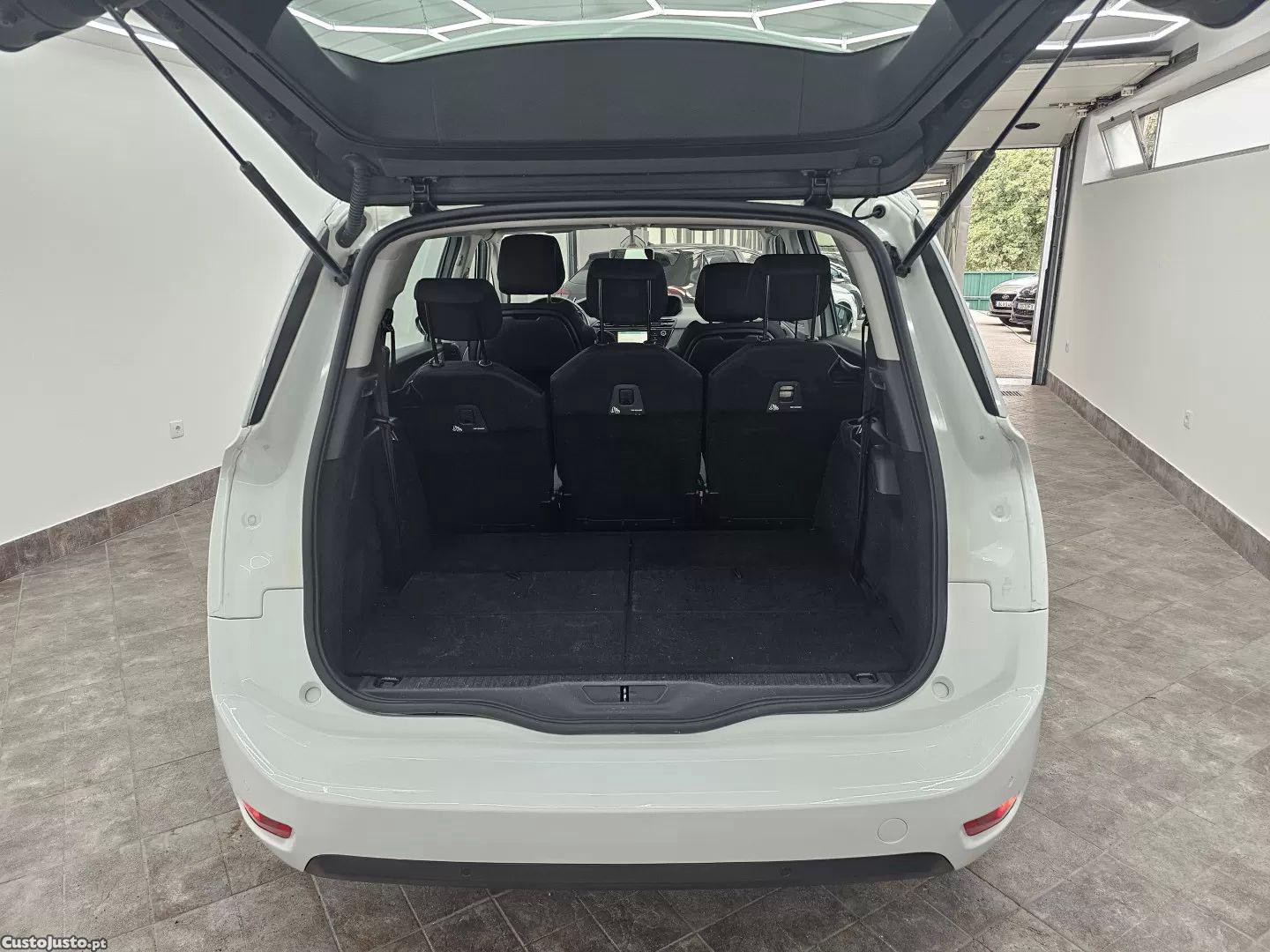 Citroën C4 Grand Picasso 2.0 bluehdi shine eat6 — fotografia 9