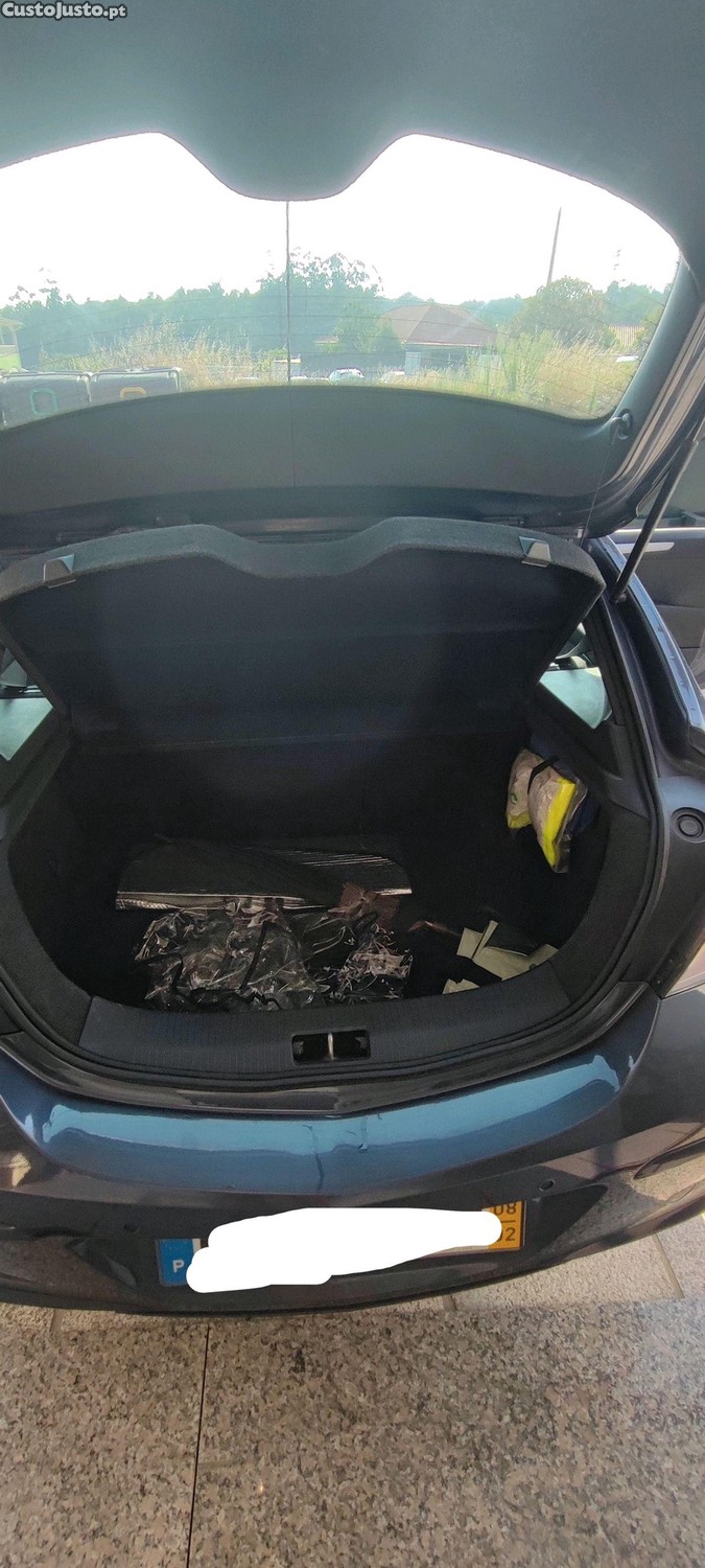 Opel Astra GTC — fotografia 6
