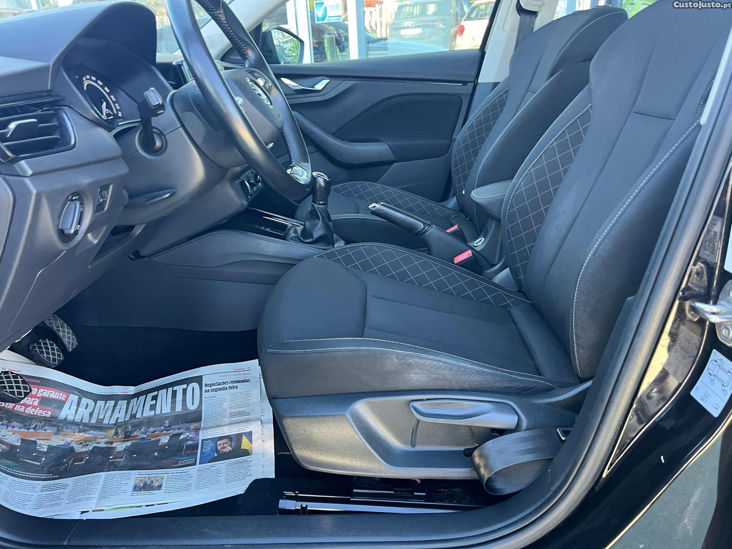 Skoda Scala 1.0 TSI Ambition — fotografia 11