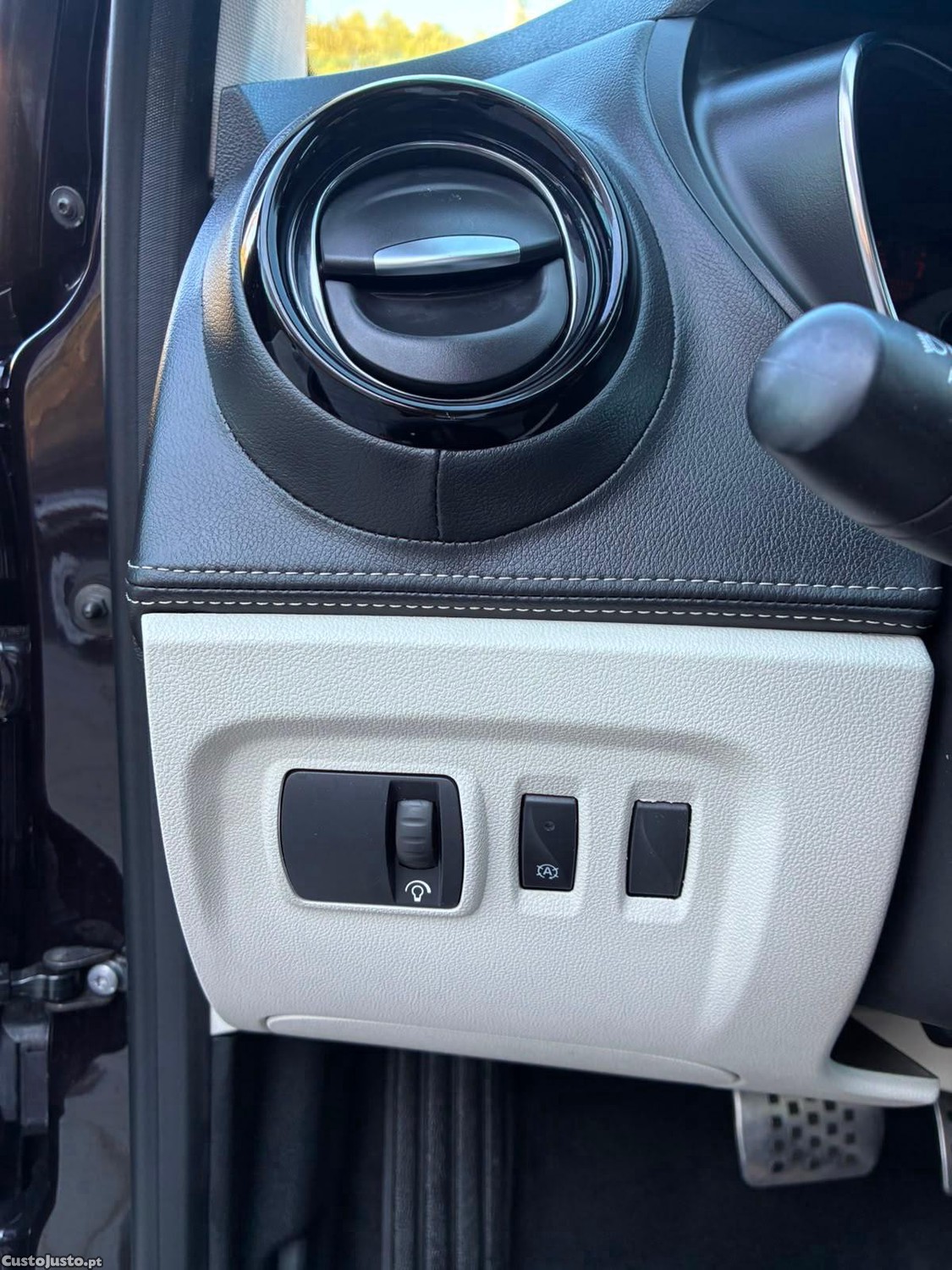 Renault Captur 1.2 TCe Initiale Paris EDC — fotografia 18