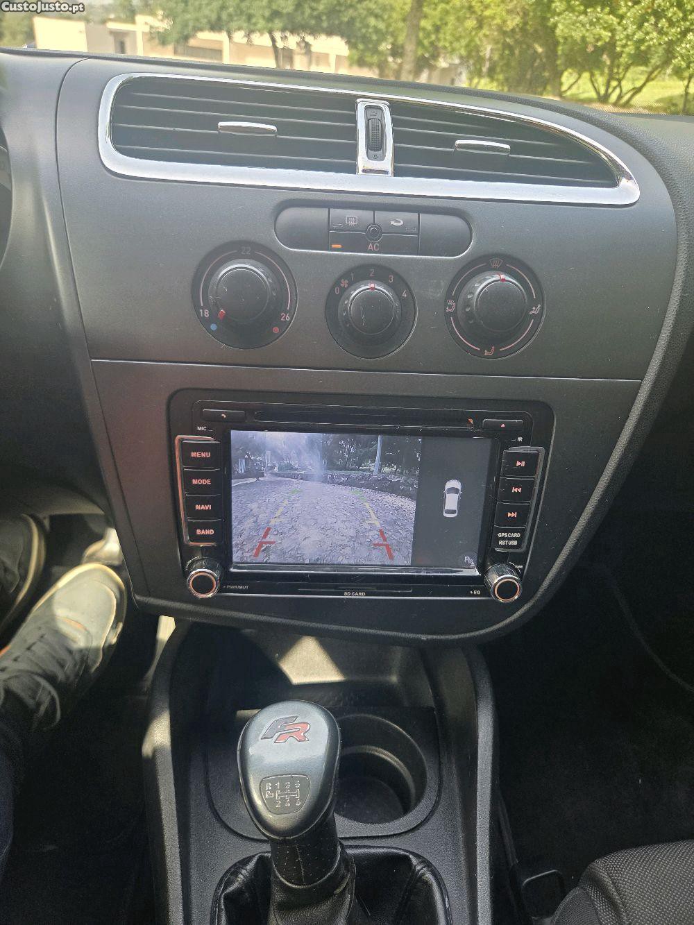 SEAT Leon 1.9 Tdi — fotografia 2