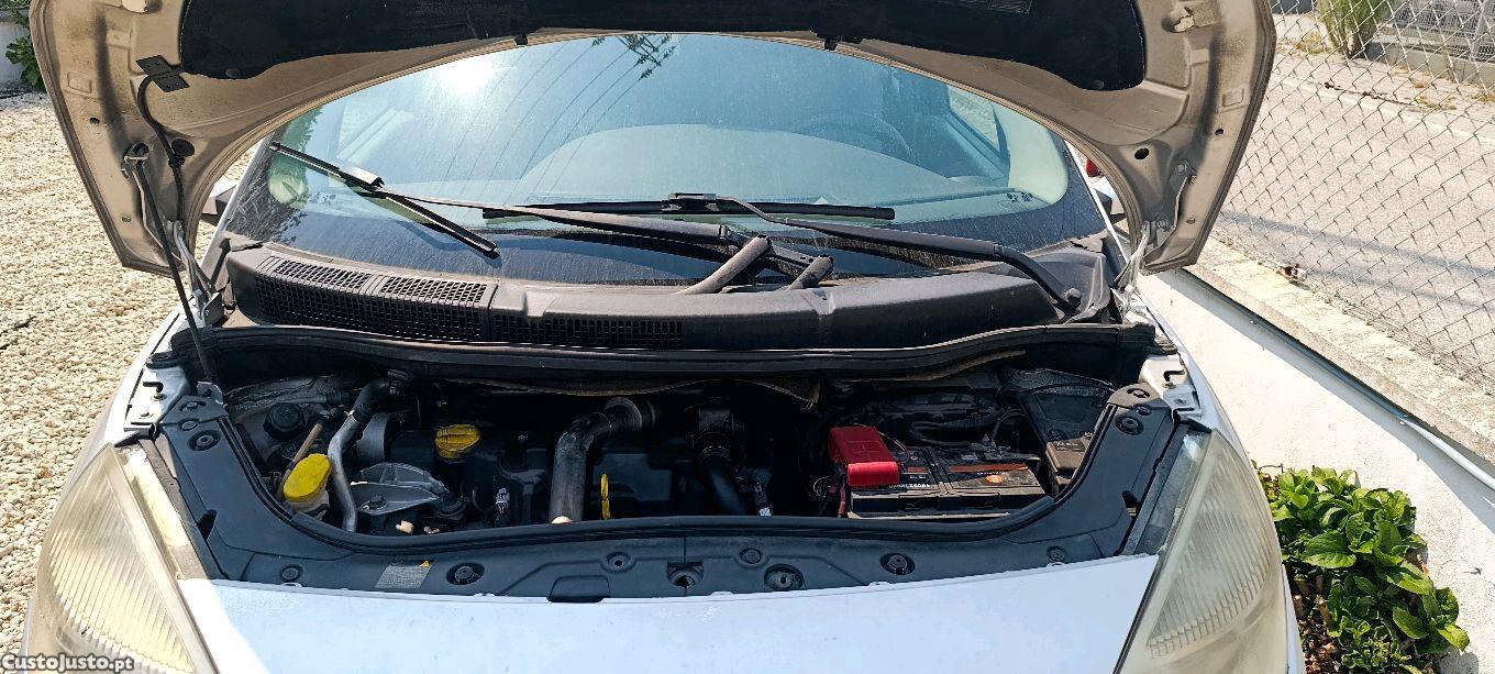 Renault Grand Scénic 1.5dci — fotografia 3