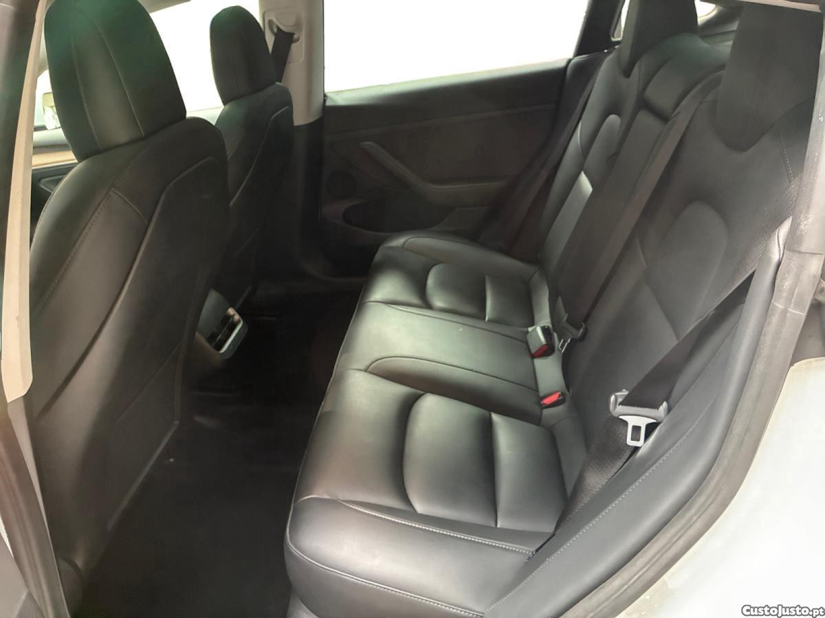 Tesla Model 3 Standard Range Plus RWD — fotografia 5