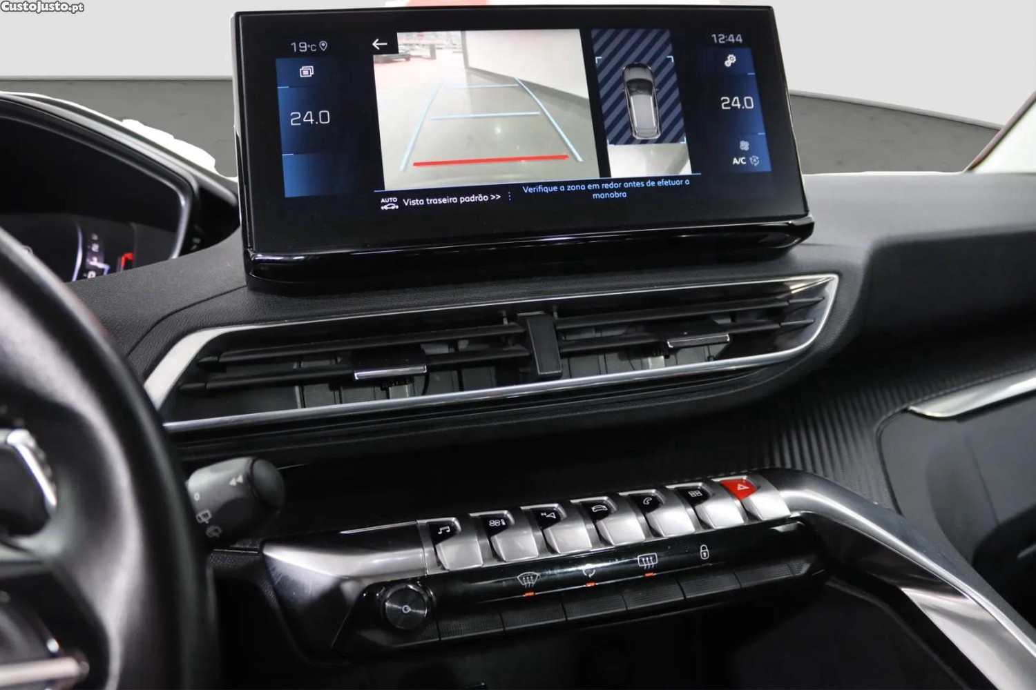 Peugeot 3008 PureTech 130 Stop & Start GPF EAT8 Active Pack — fotografia 3