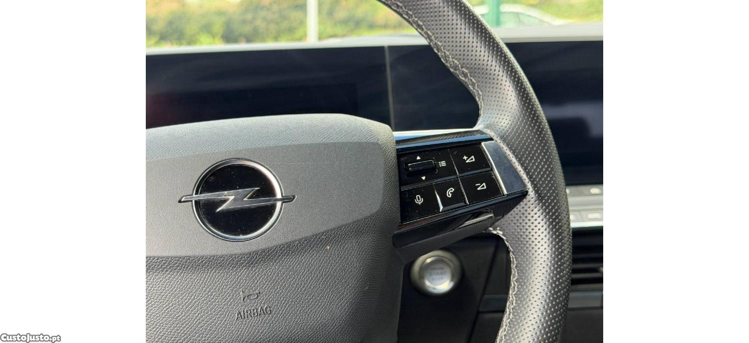 Opel Astra GS 1.2 T 130cv — fotografia 8