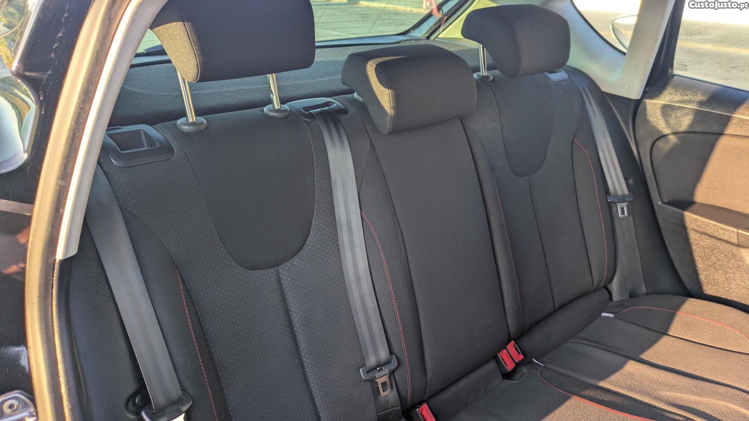 SEAT Leon 2.0 FR (170 cv) — fotografia 9