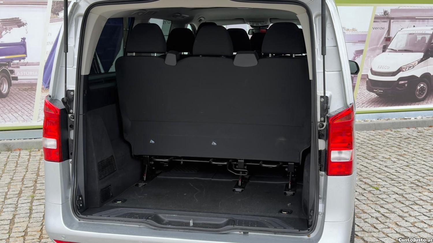 Mercedes-Benz Vito Tourer 9 LUGARES — fotografia 17