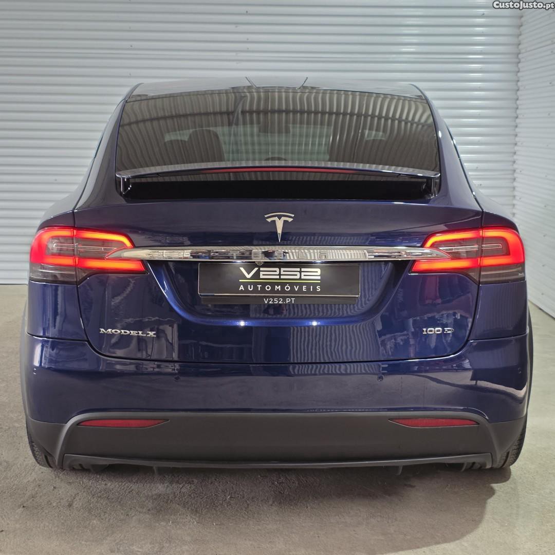 Tesla Model X 100D — fotografia 13