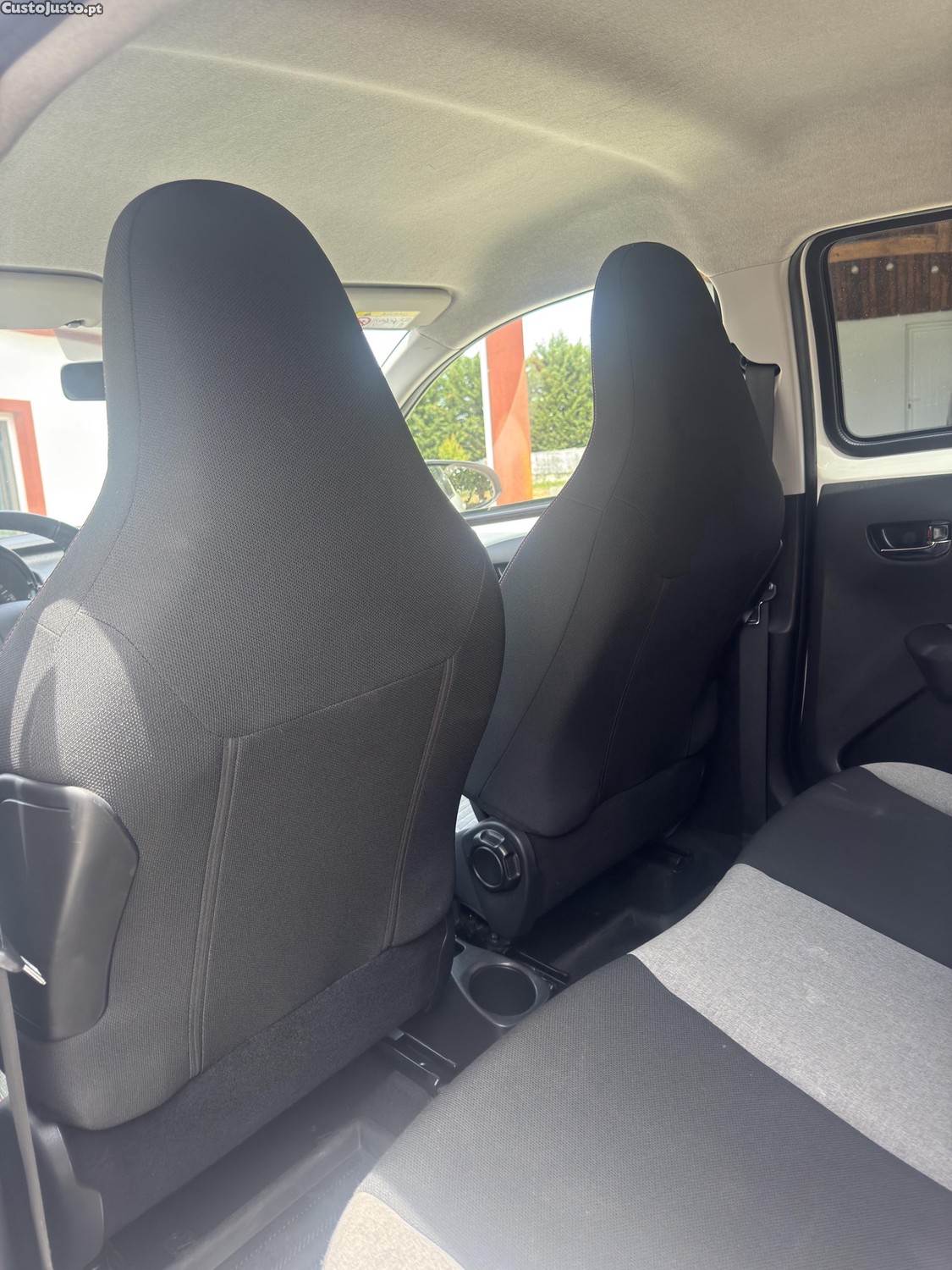 Citroën C1 1.0 VTi Elle — fotografia 4