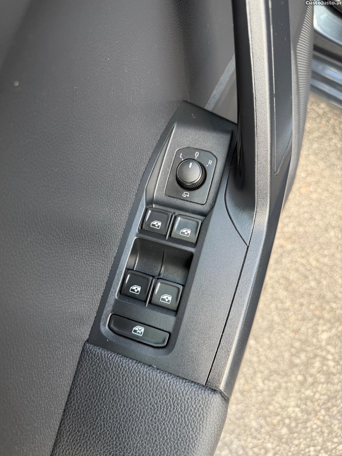 SEAT Ibiza 1.0 TSI Reference — fotografia 8