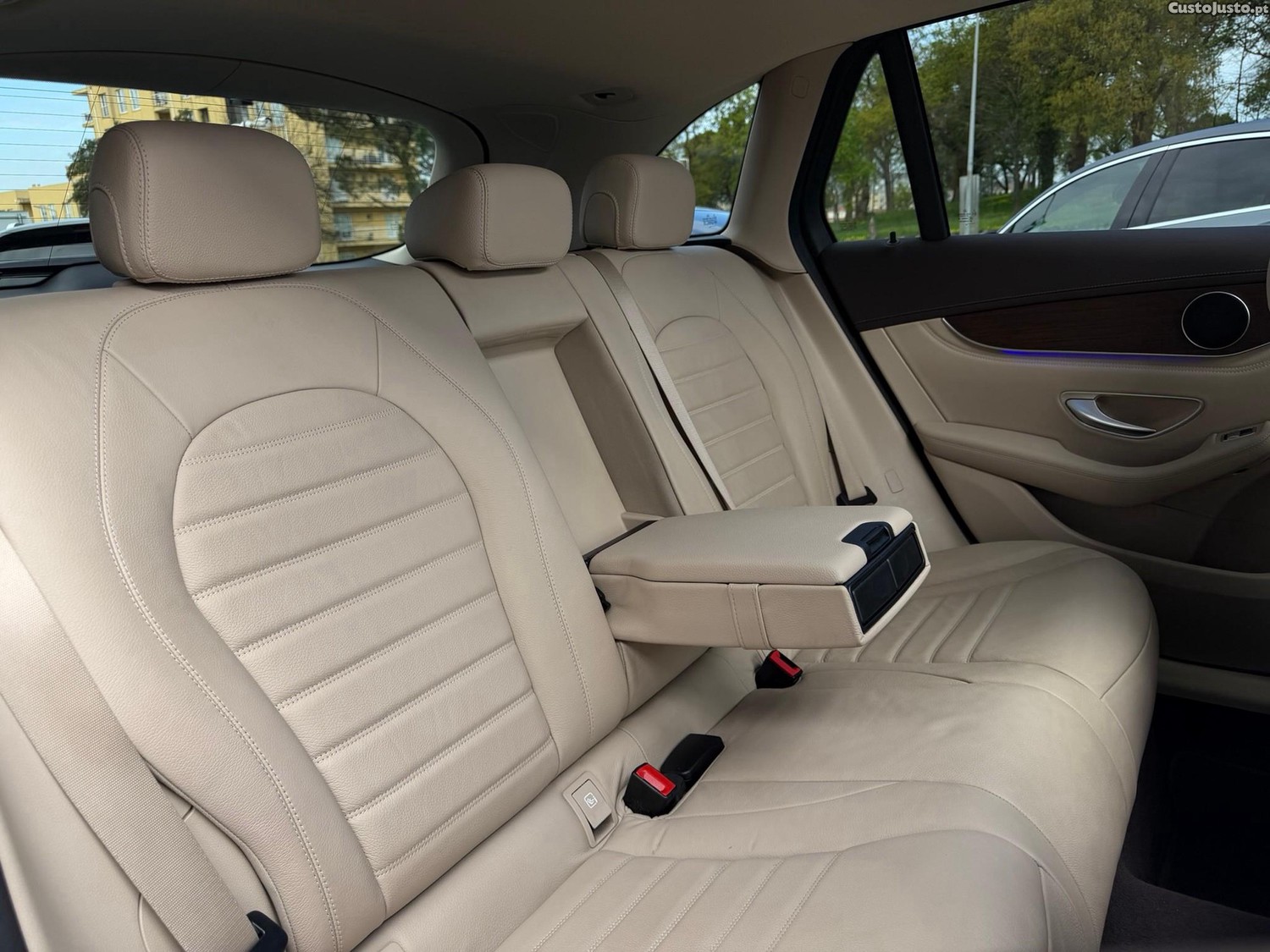 Mercedes-Benz GLC 300 de 4Matic — fotografia 5