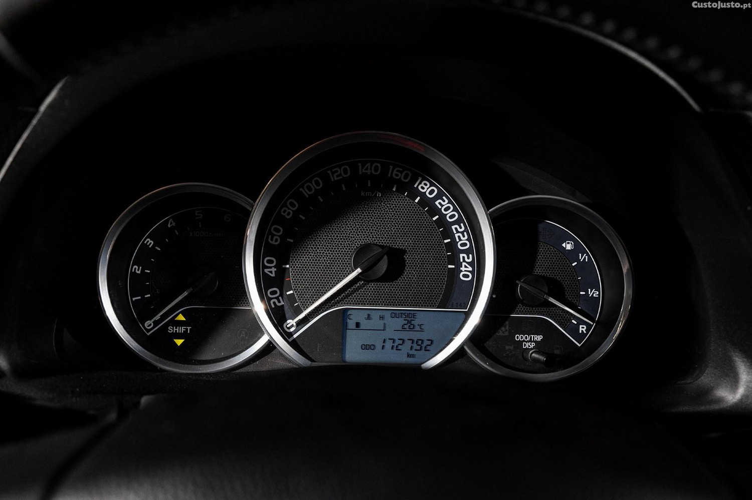 Toyota Auris 1.4 D-4D Comfort+Pack Sport — fotografia 11