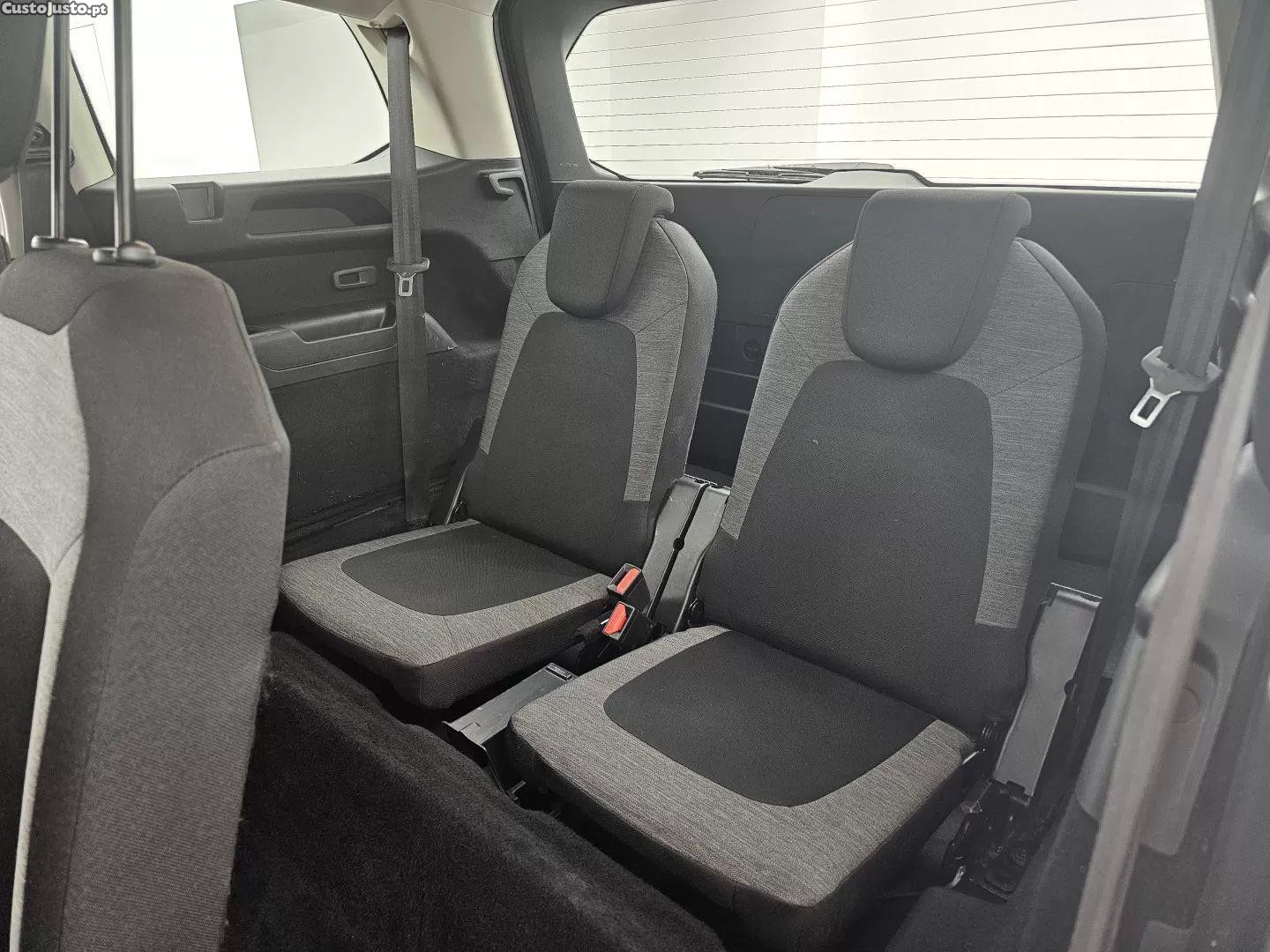 Citroën C4 Grand Picasso 2.0 bluehdi shine eat6 — fotografia 5