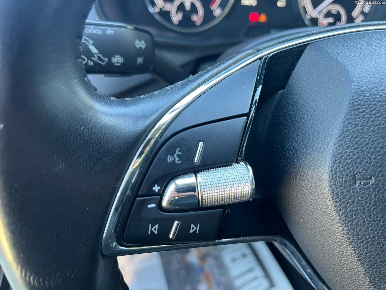 Skoda Scala 1.0 TSI Ambition — fotografia 8