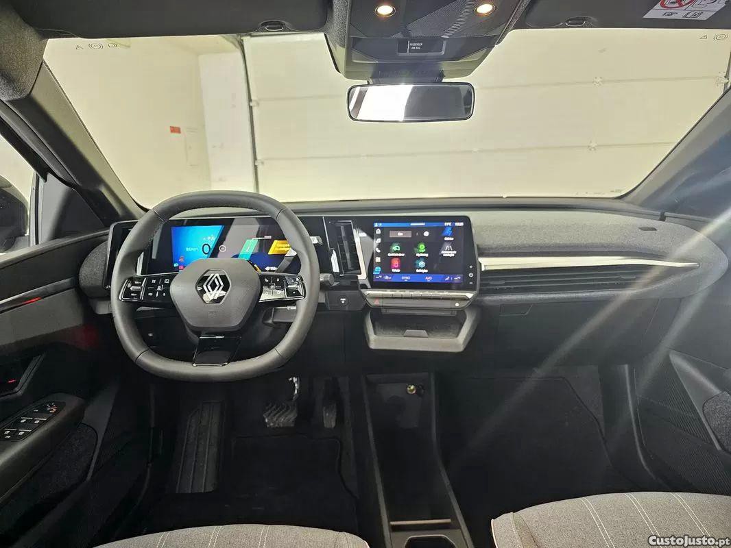 Renault Mégane Ev40 equilibre — fotografia 3