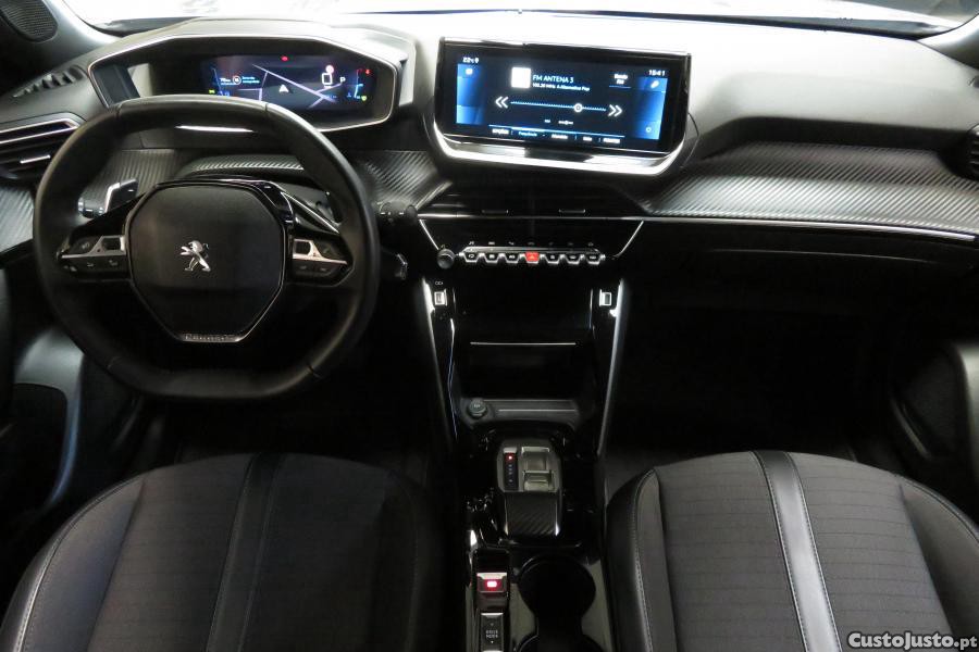 Peugeot 2008 1.2 PureTech Allure — fotografia 26