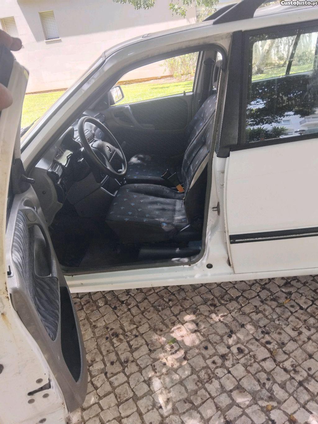 Opel Astra izuso — fotografia 2