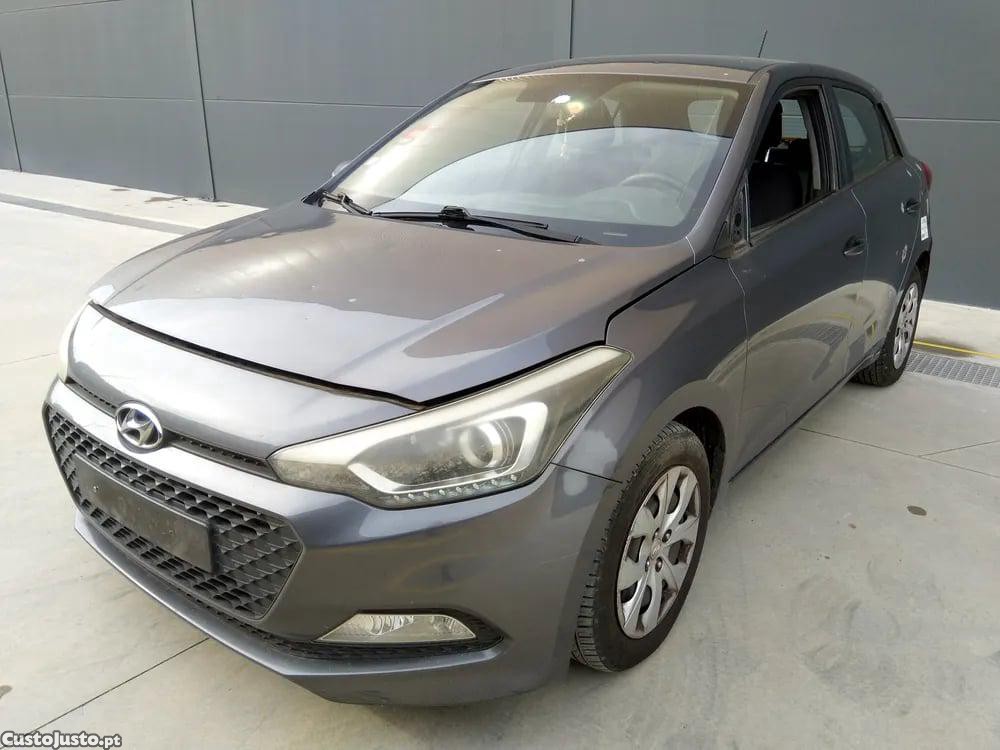 Hyundai i20 1.1 CRDi (55 kW / 75 cv) [11.2014 - 06.2018] - 16 foto 2