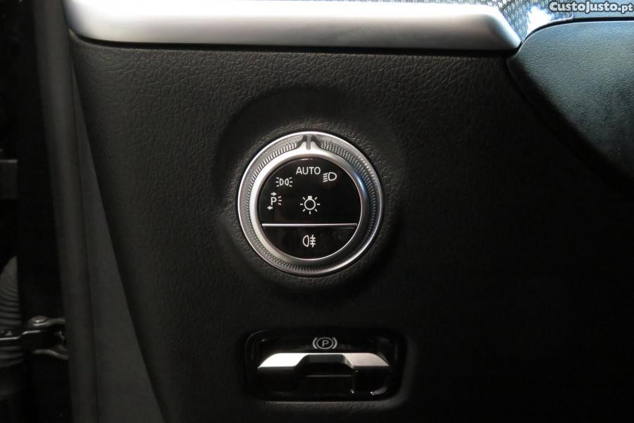 Mercedes-Benz C 300 d AMG Line — fotografia 7