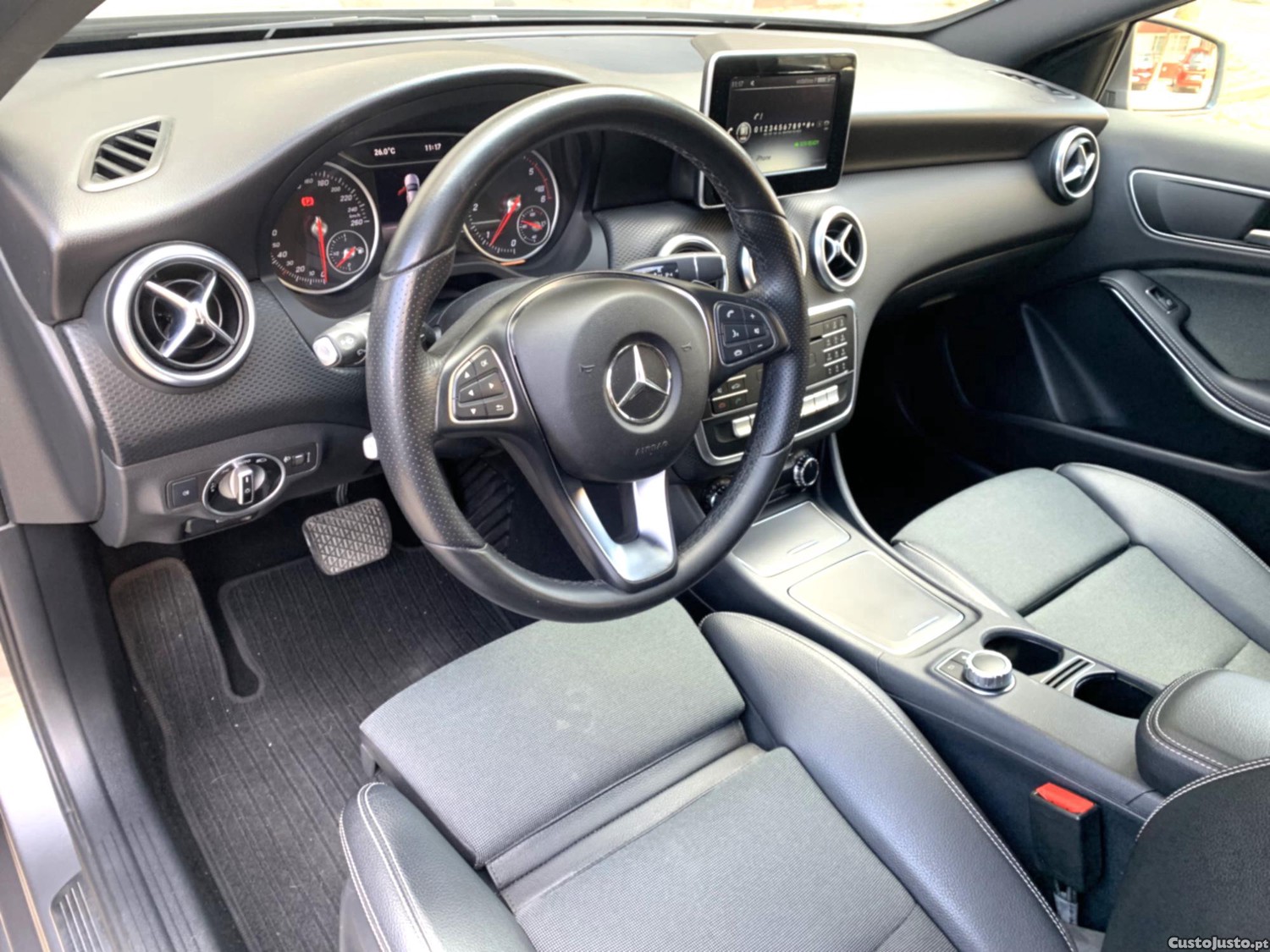 Mercedes-Benz A 180 D AUT Pack AMG 52 Mil Kms Nacional — fotografia 6