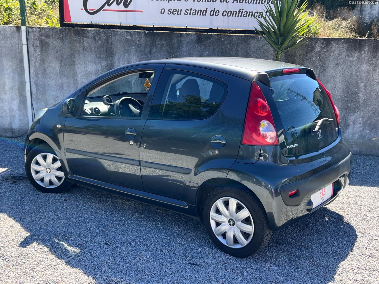 Peugeot 107 Urban — fotografia 13